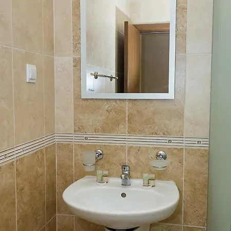 Апартамент Stunning 2bd Flat With Sea Views & Pool By Flat Mаnager
