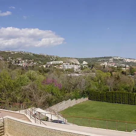 Апартамент Stunning 2bd Flat With Sea Views & Pool By Flat Mаnager *