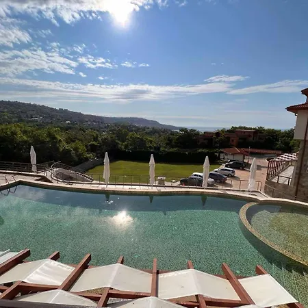 Апартамент Stunning 2bd Flat With Sea Views & Pool By Flat Mаnager Балчик